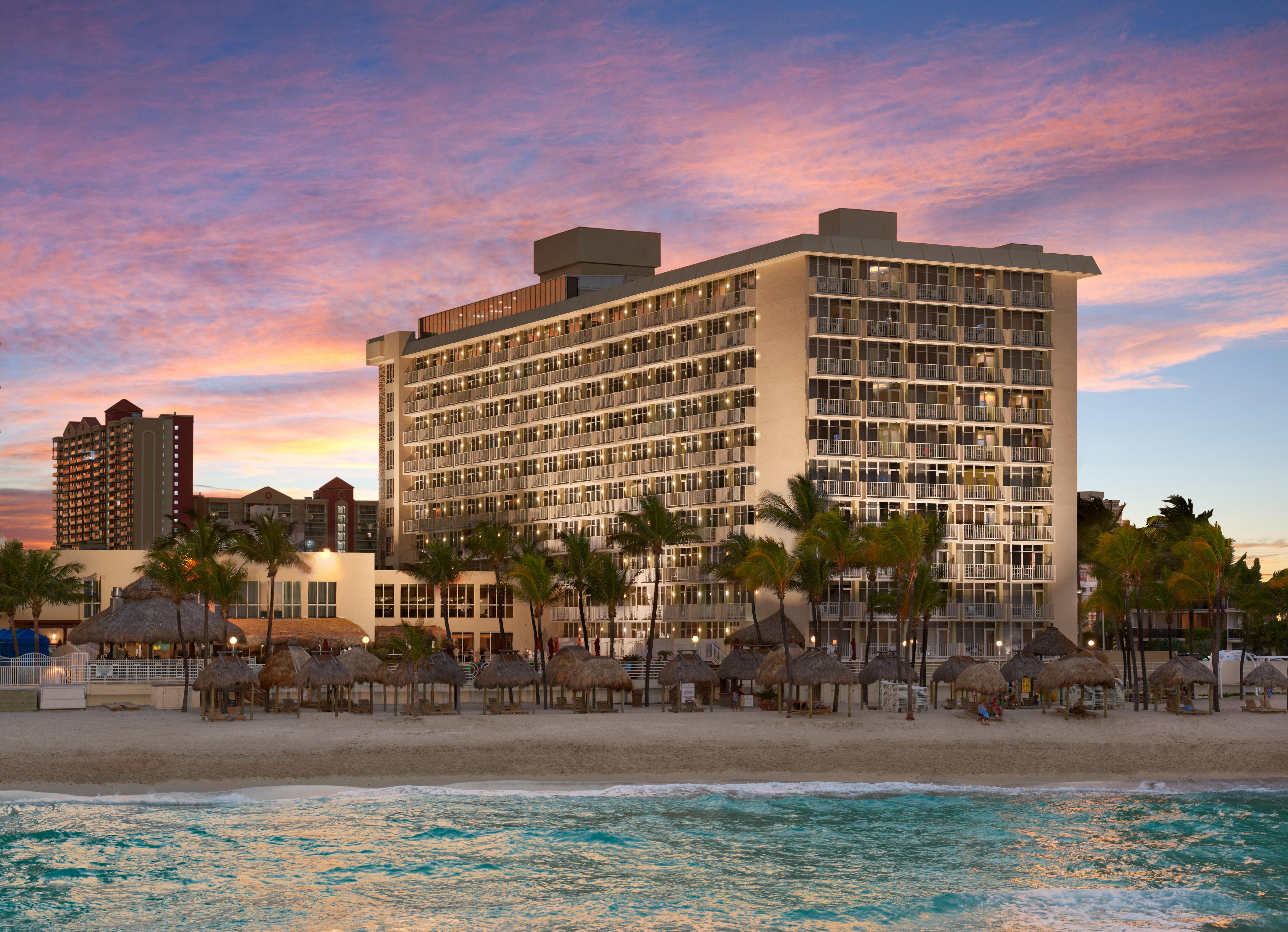 סאני איילס ביץ' Newport Beachside Hotel & Resort מראה חיצוני תמונה